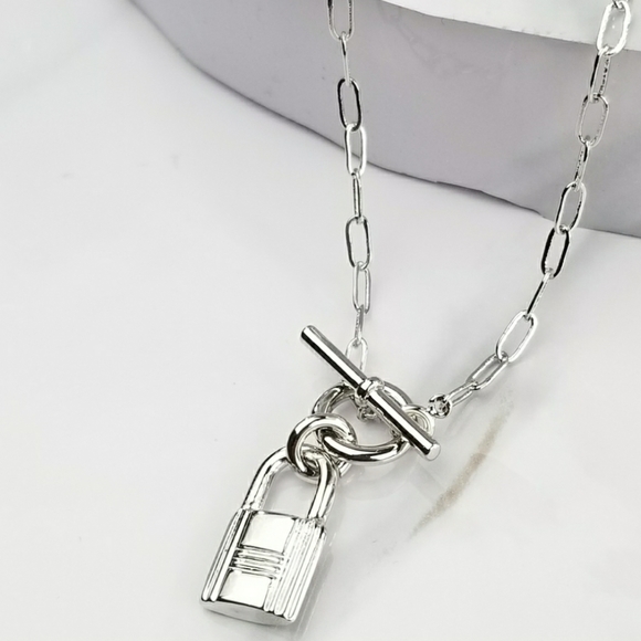 NEW Paperclip Lock Toggle Chain Necklace - Picture 2 of 8